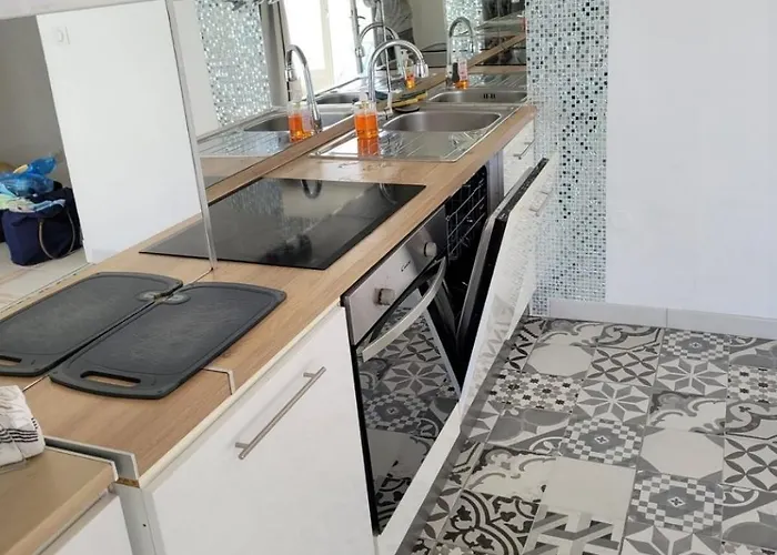 Au De Cagnes Apartment *
