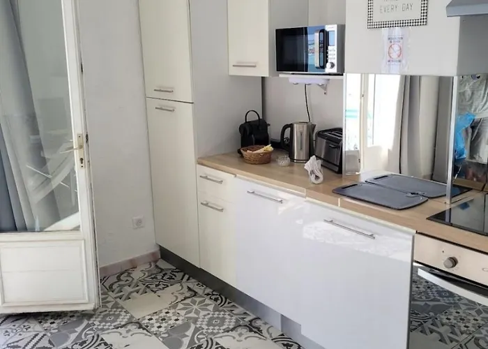 Au De Cagnes Apartment *