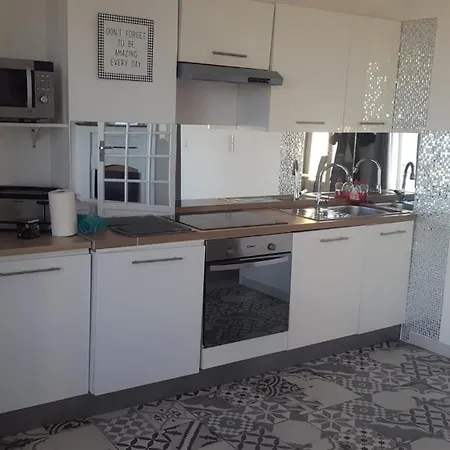 Апартаменты Au De Cagnes *