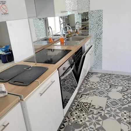 Au De Cagnes Apartman *