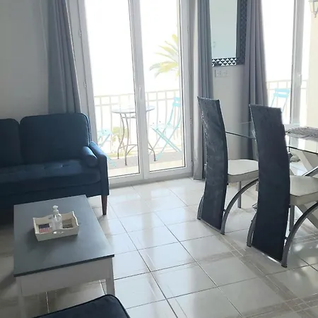 Au De Cagnes Apartman *