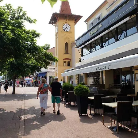 Au De Cagnes *
